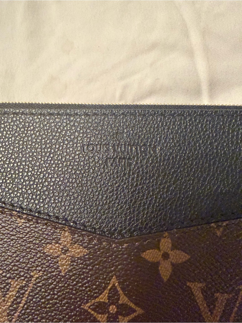 Louis Vuitton Monogram Daily Pouch in Brown with Black Trim - New in Box - Picture 3 of 11